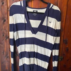 American Eagle hooded sweater